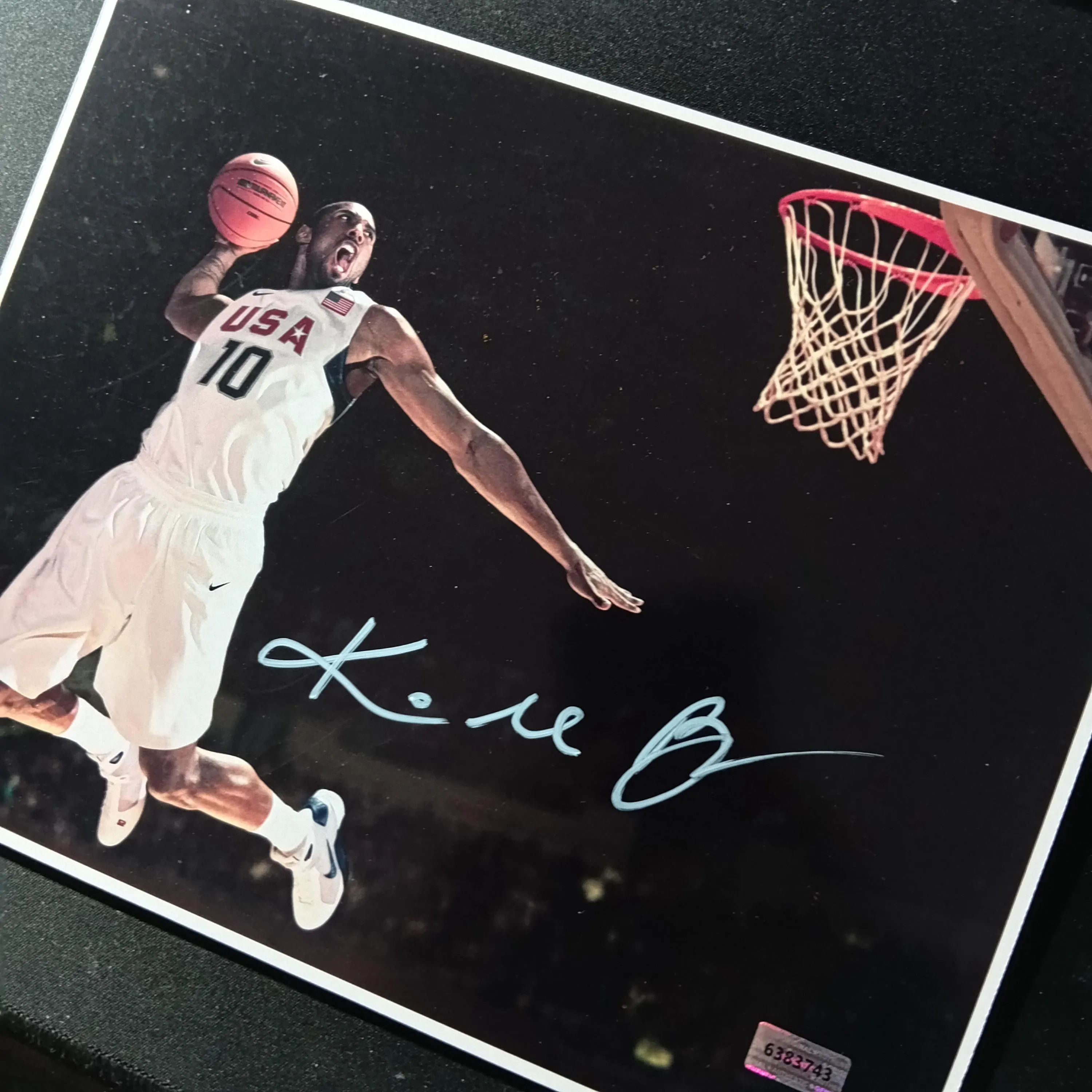 Kobe Bryant Signed Autographed Glossy Photo With COA