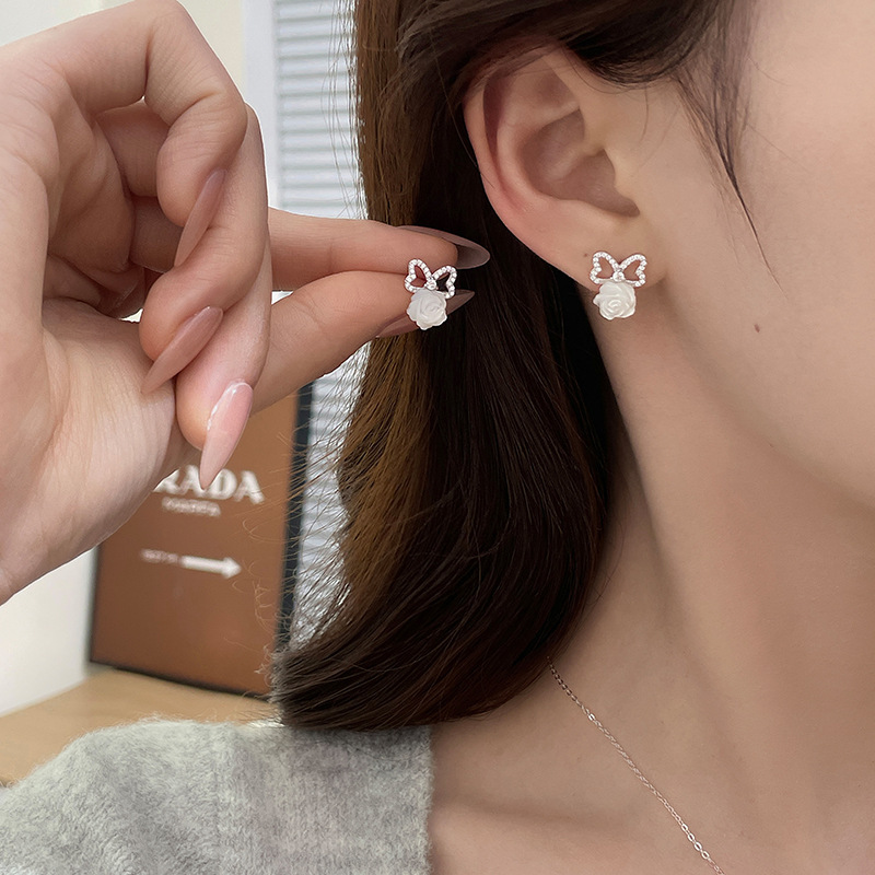 Original rose bow earrings for women, 925 sterling silver, Korean style, forest-inspired, fresh and delicate, white mother-of-pearl earrings, ins-style Chanel-inspired