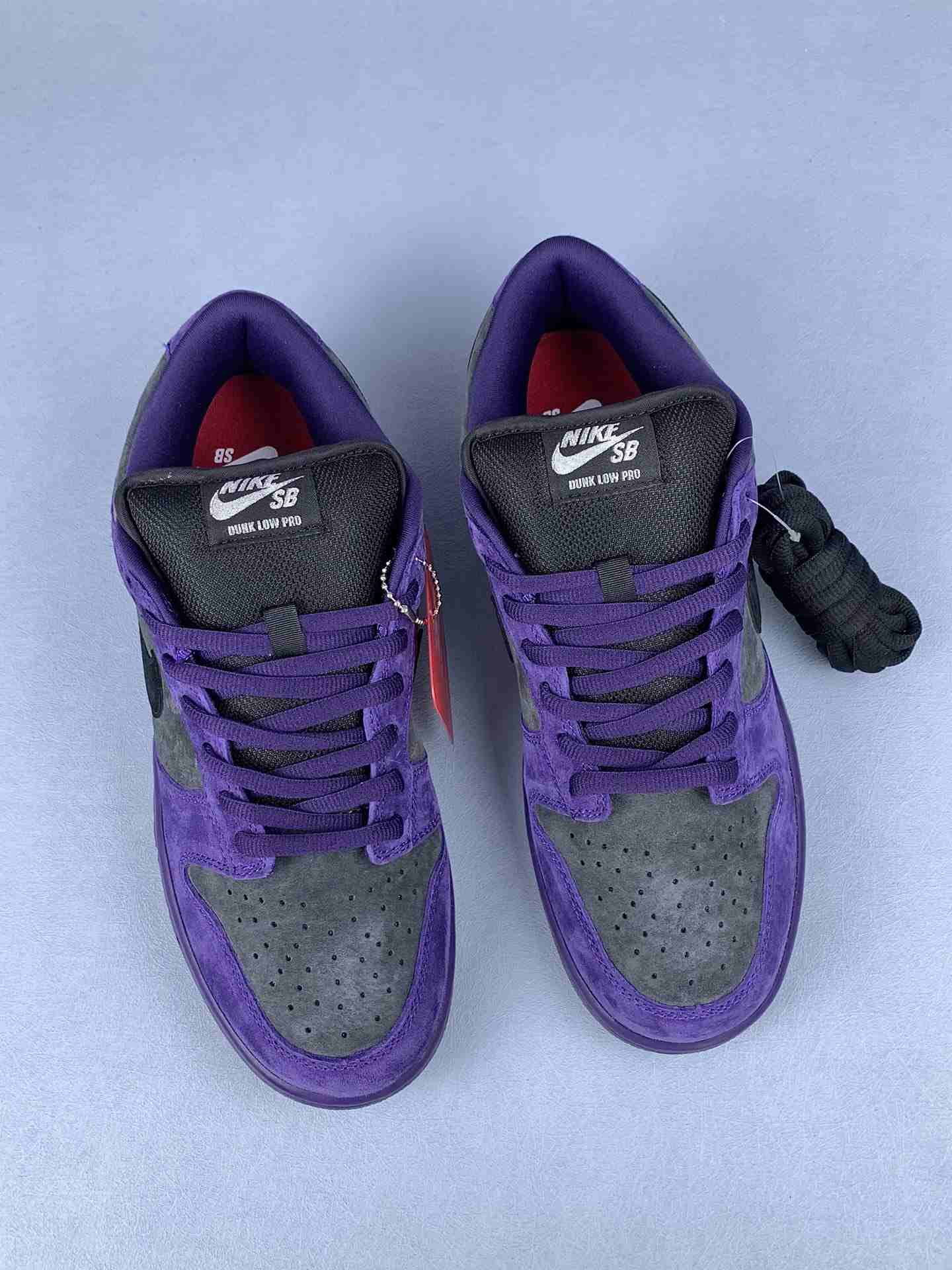 Supreme x Nike SB Dunk Low OG QS Shoes