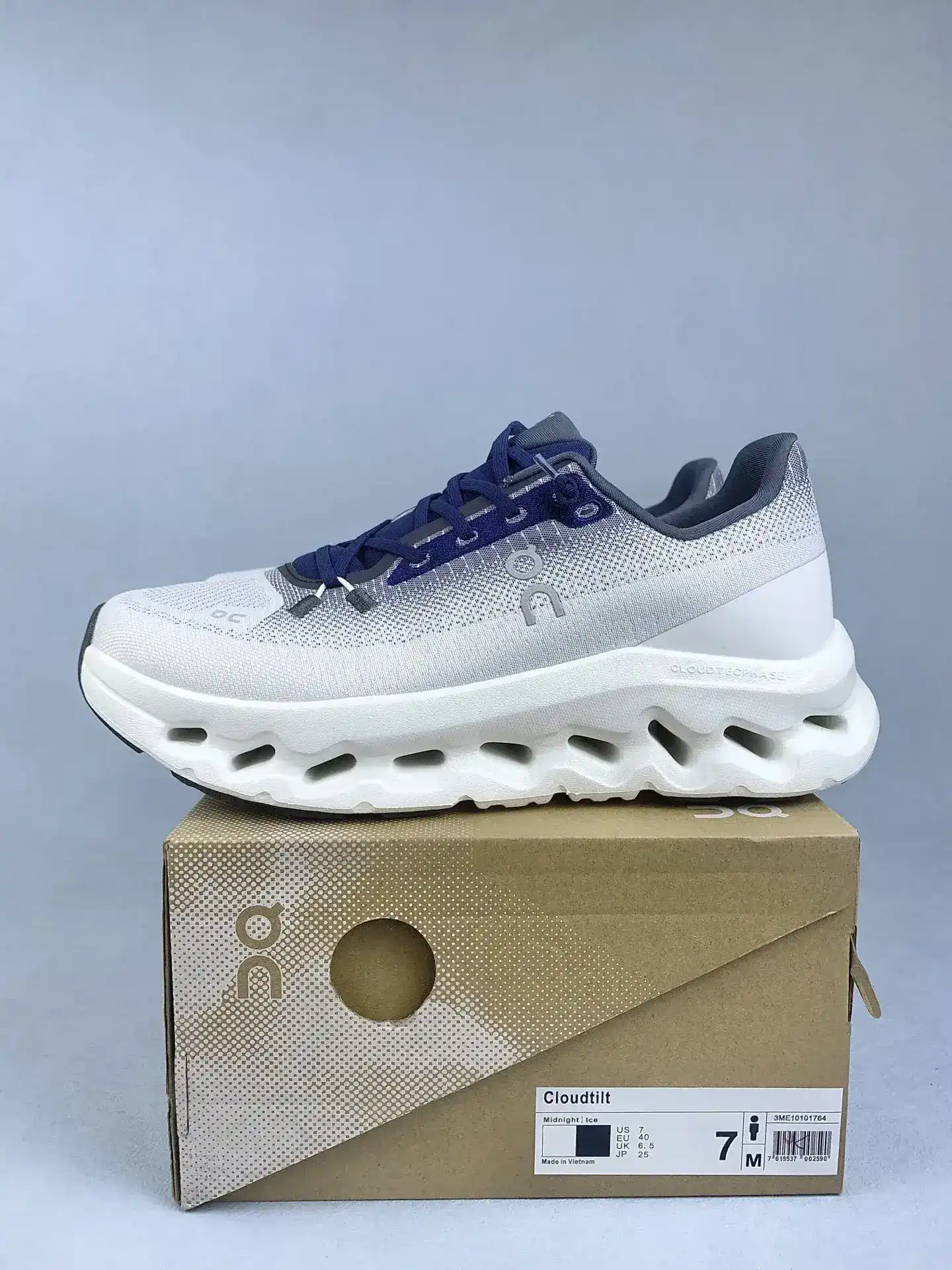 On Cloudtilt Shoes product photo from LabelPicks
