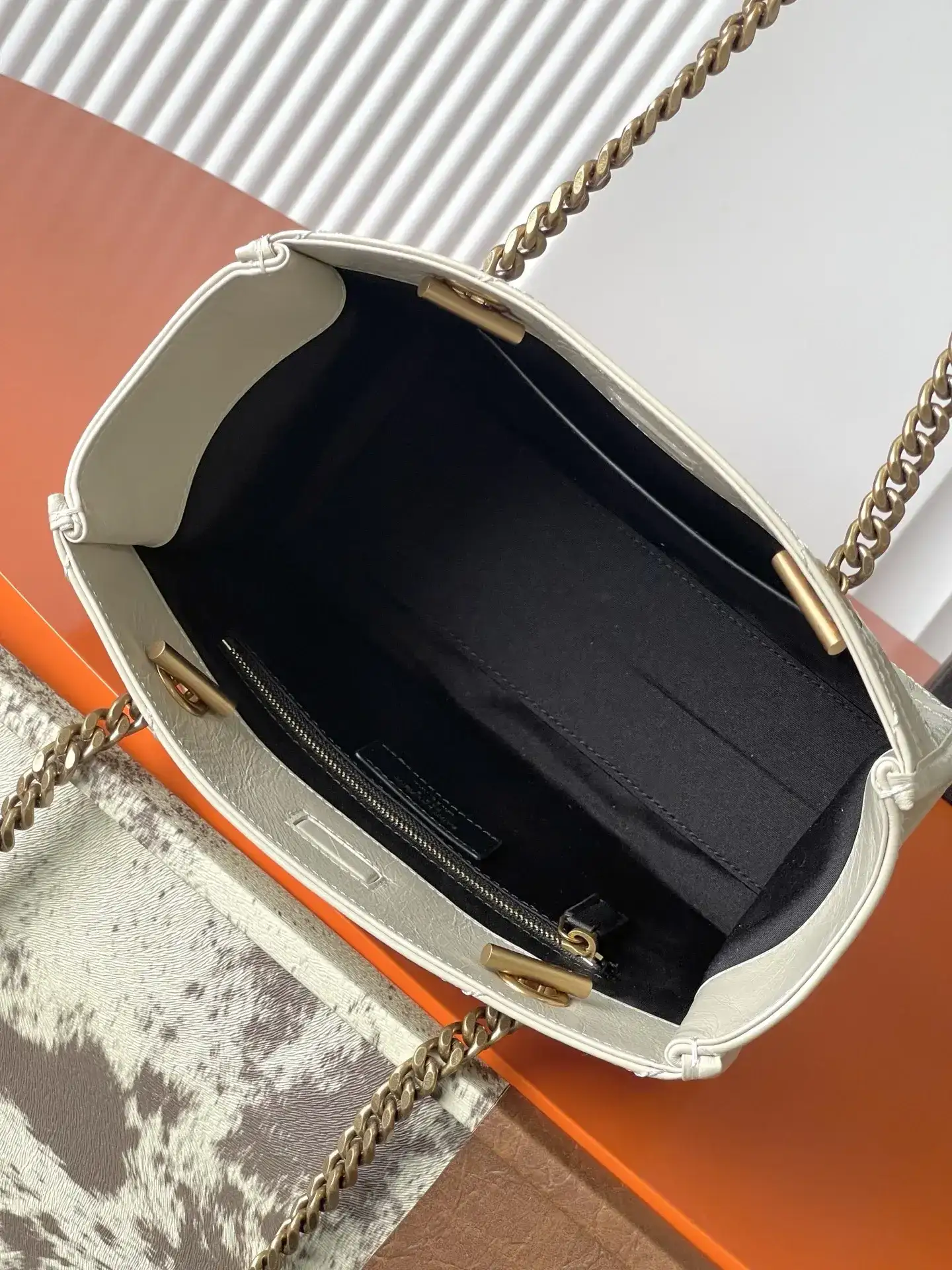 Saint Laurent White Niki Calfskin Tote Bag product photo from LabelPicks