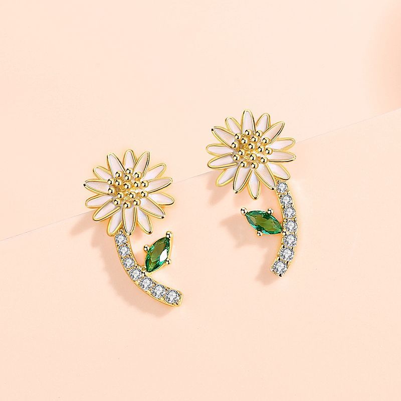 Original design daisy earrings, Korean-style, niche fashion earrings, elegant and trendy, forest-inspired floral earrings