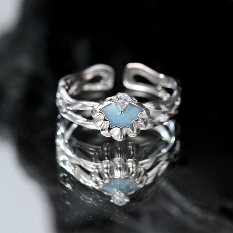 Original design, a single-bead ring for women, made of pure silver, featuring a minimalist and chic style, a unique and fashionable ring with a high-end feel, and an adjustable open design