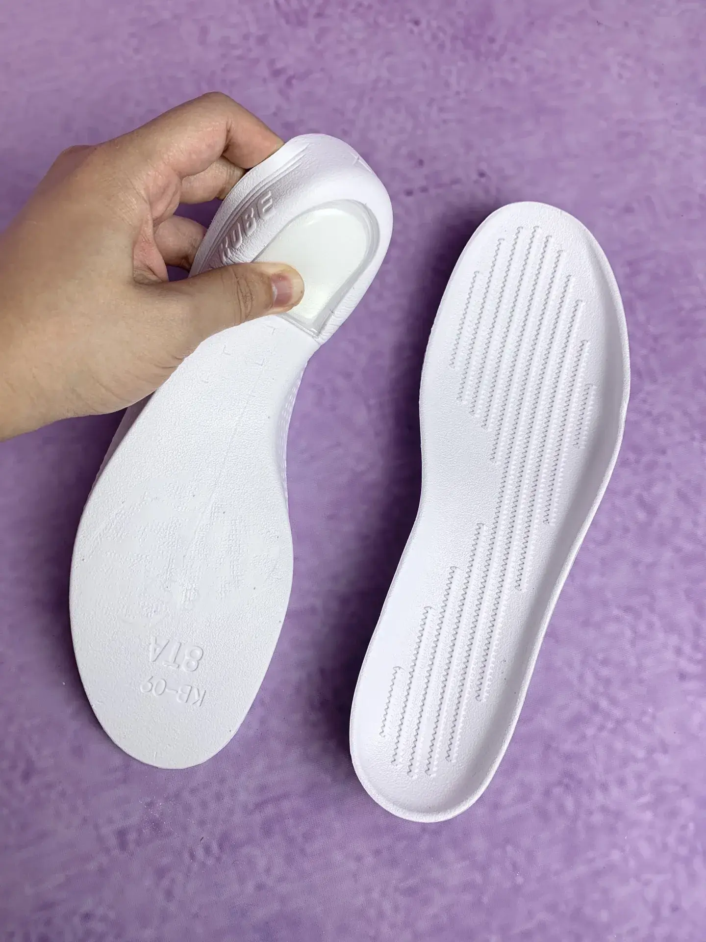 Kobe 11 EM Low 'Fundamental White Ice' Custom Basketball Shoes product photo from LabelPicks