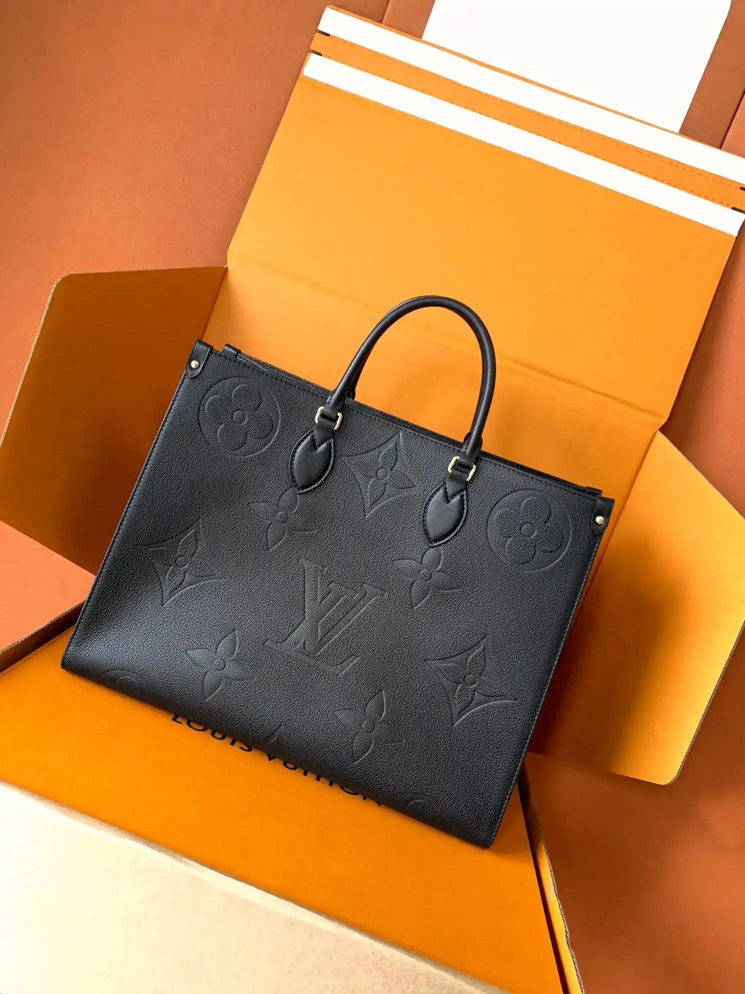 Louis Vuitton Onthego Tote Bag product photo from LabelPicks