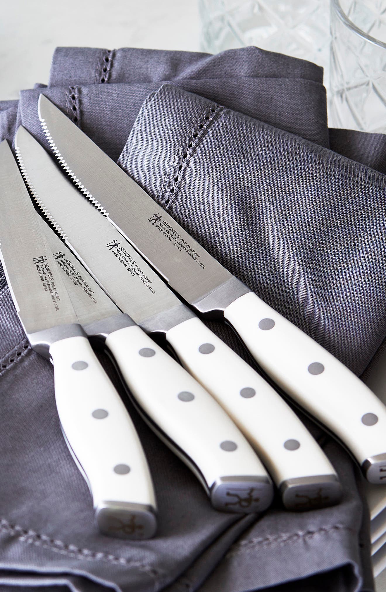 HENCKELS CUTLERY Henckels International Forged Accent 4-Piece Steak Knife Set - White
