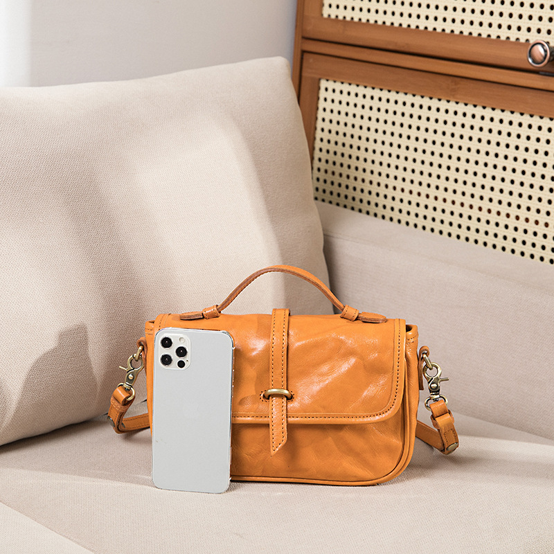 Women's Cognac Tan Saddle Crossbody