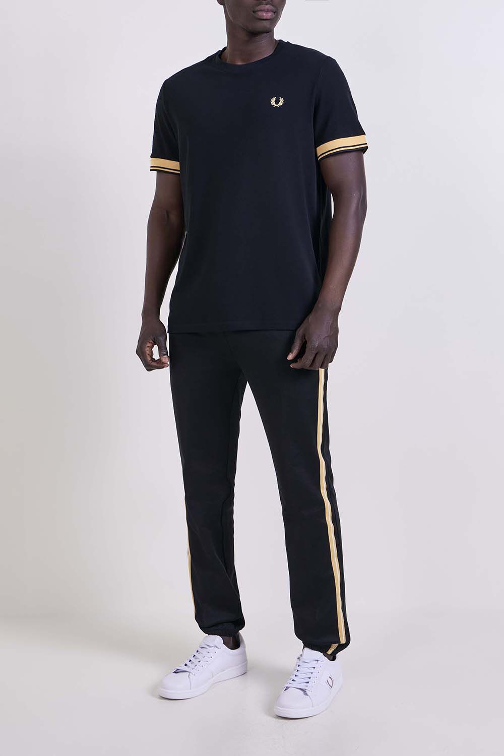 FRED PERRY חולצת טי בגזרה ישרה