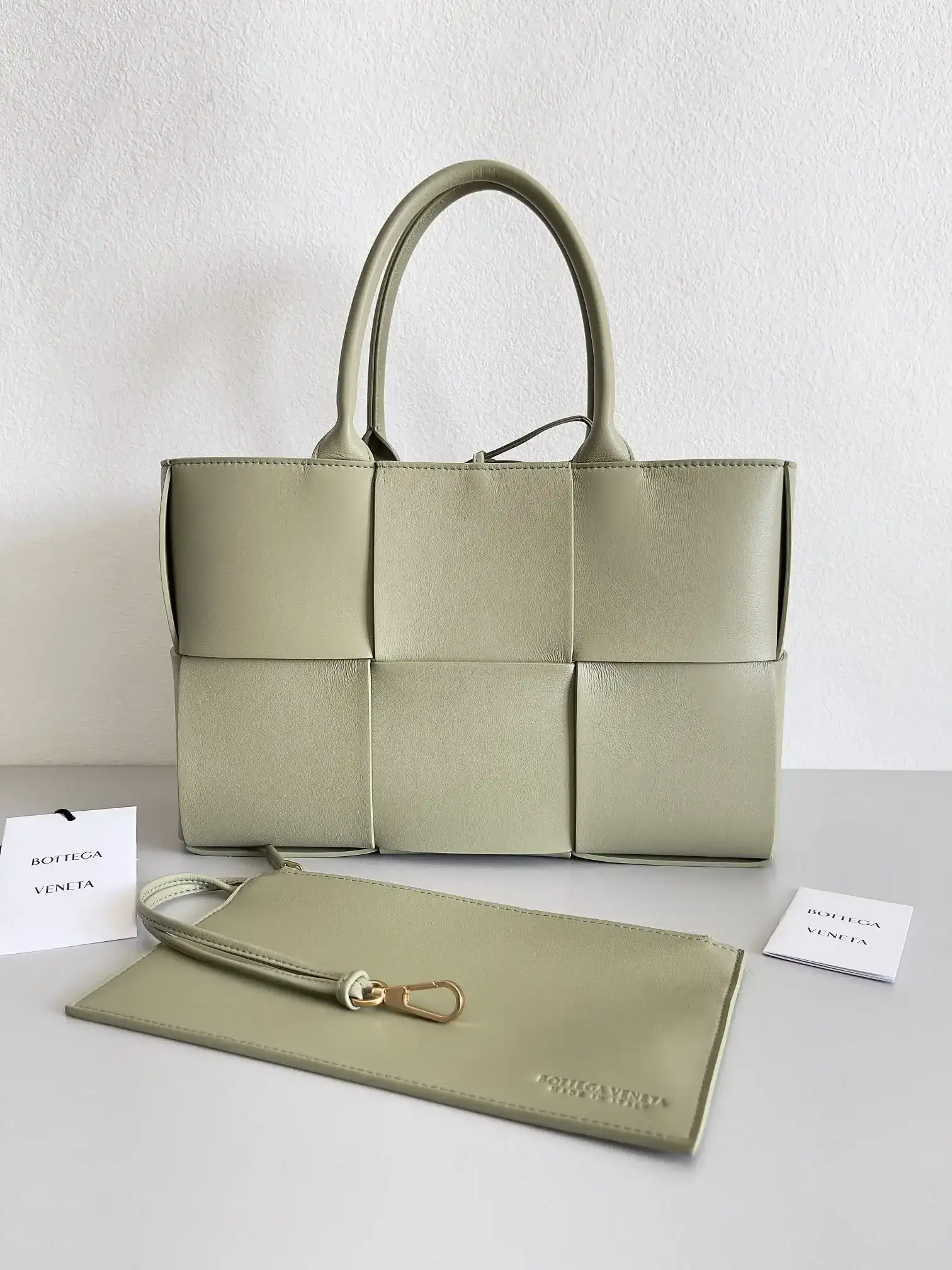 Bottega Veneta Green Intrecciato Woven Leather Tote Bag product photo from LabelPicks