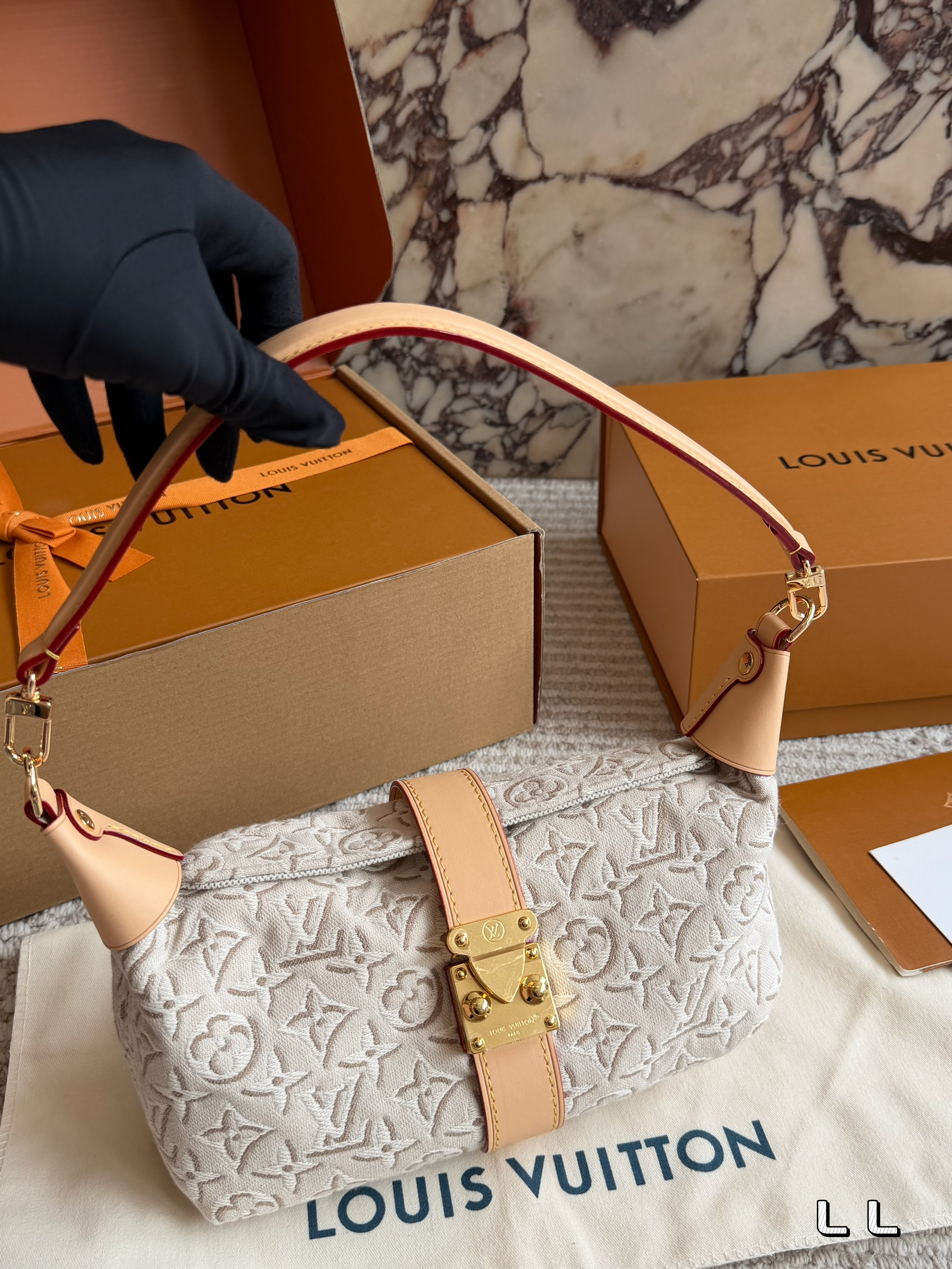 LV Pochette Mia bag