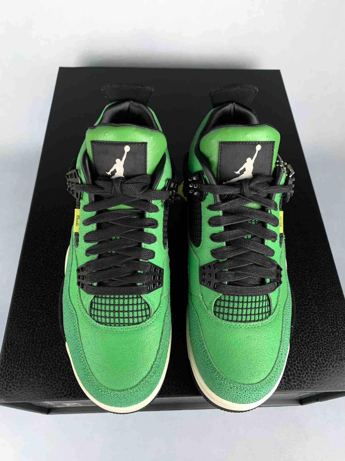 Air Jordan 4 
