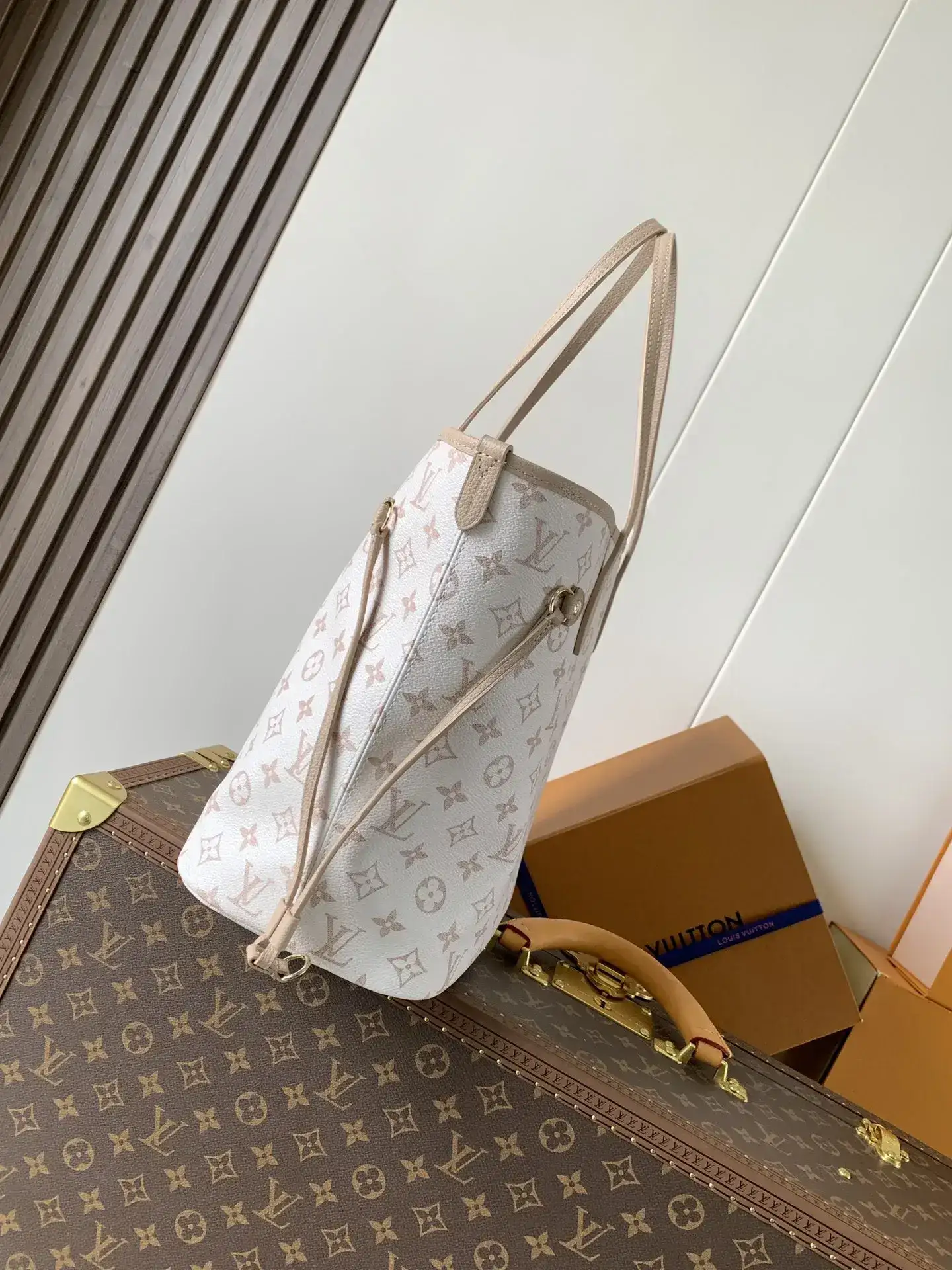 Louis Vuitton Black Neverfull Monogram Canvas Tote Bag product photo from LabelPicks