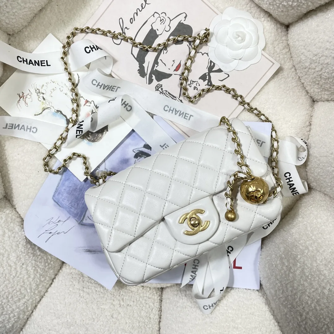Chanel White Shoulder Bag product photo from LabelPicks