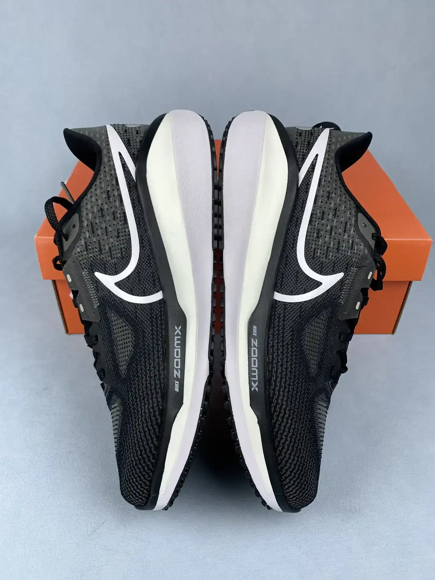 Nike Vomero 17 - Black/Anthracite/White product photo from LabelPicks