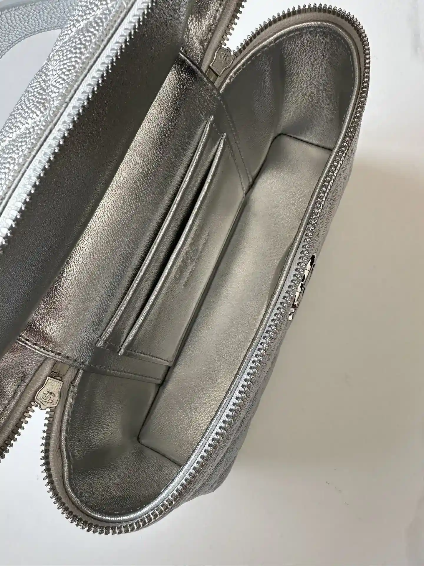 Chanel Versatile Shoulder Bag product photo from LabelPicks