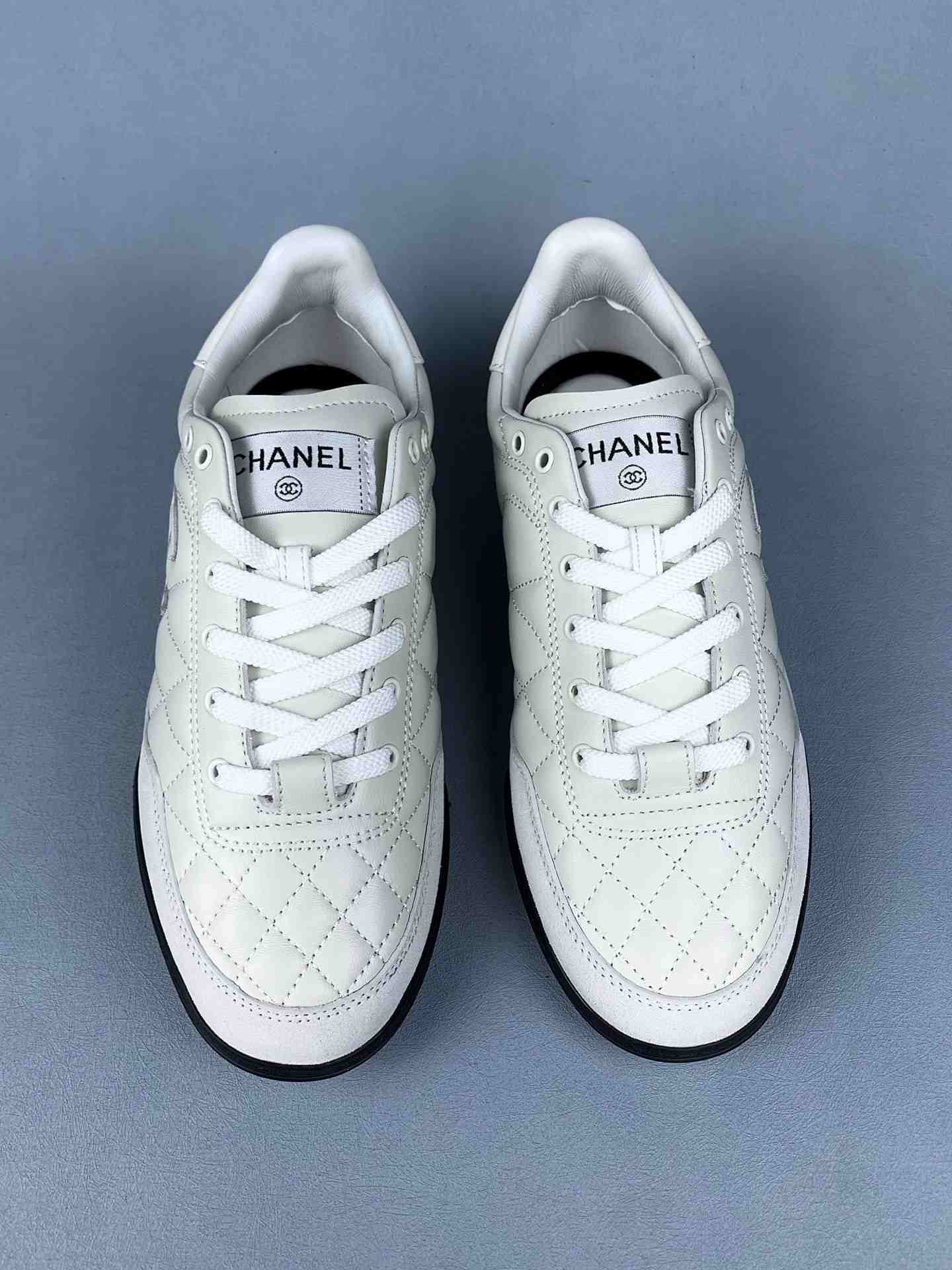 CHANEL Sneakers Calfskin & Suede Calfskin