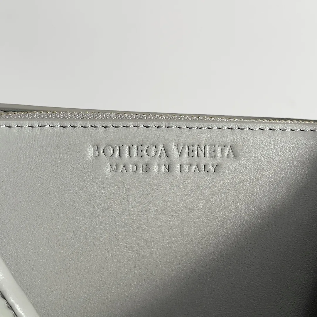 Bottega Veneta Structured Top Handle Bag product photo from LabelPicks