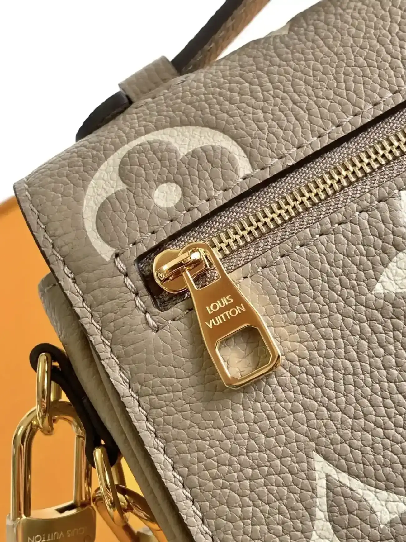Louis Vuitton Pochette Shoulder Bag product photo from LabelPicks