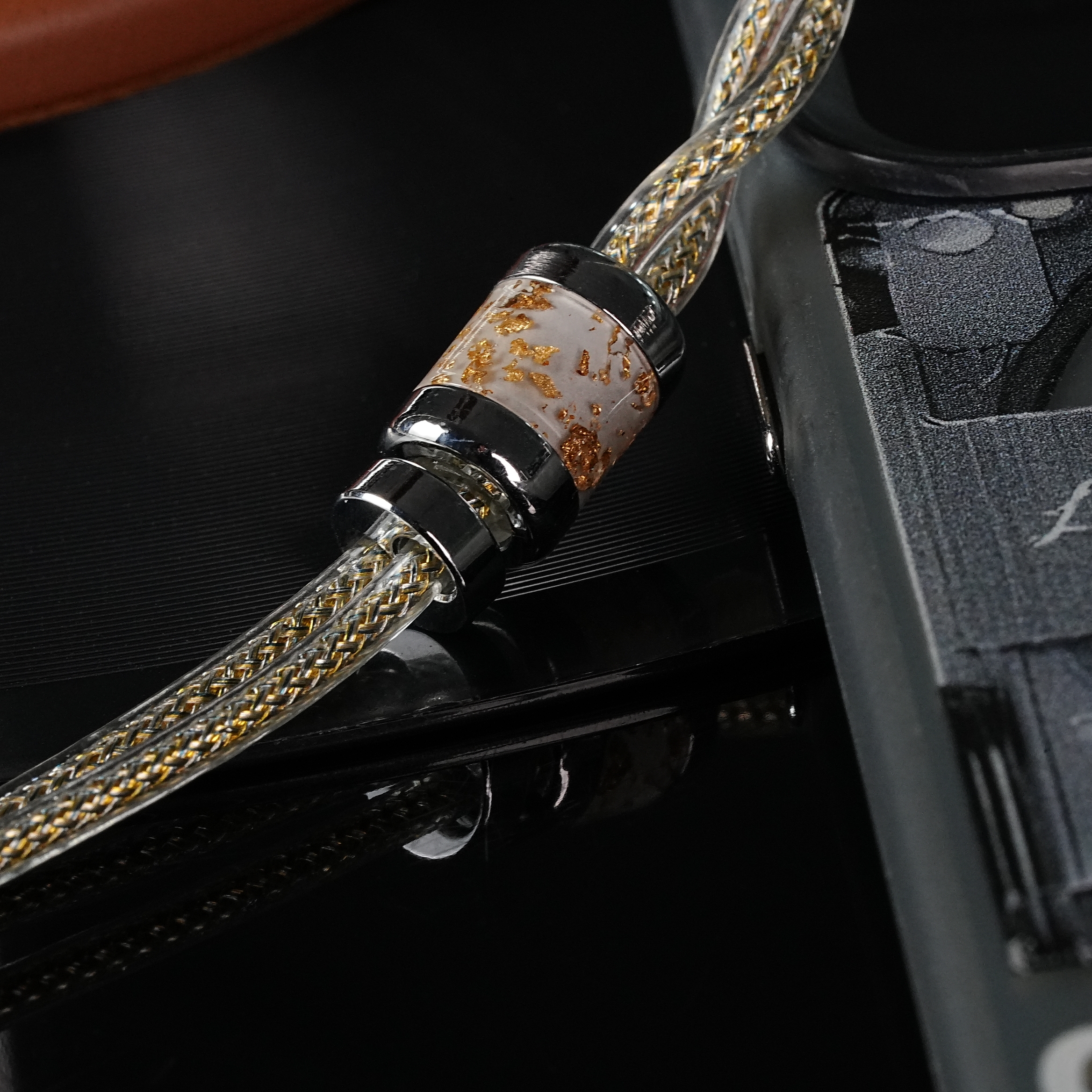 Headphones and headphone cables