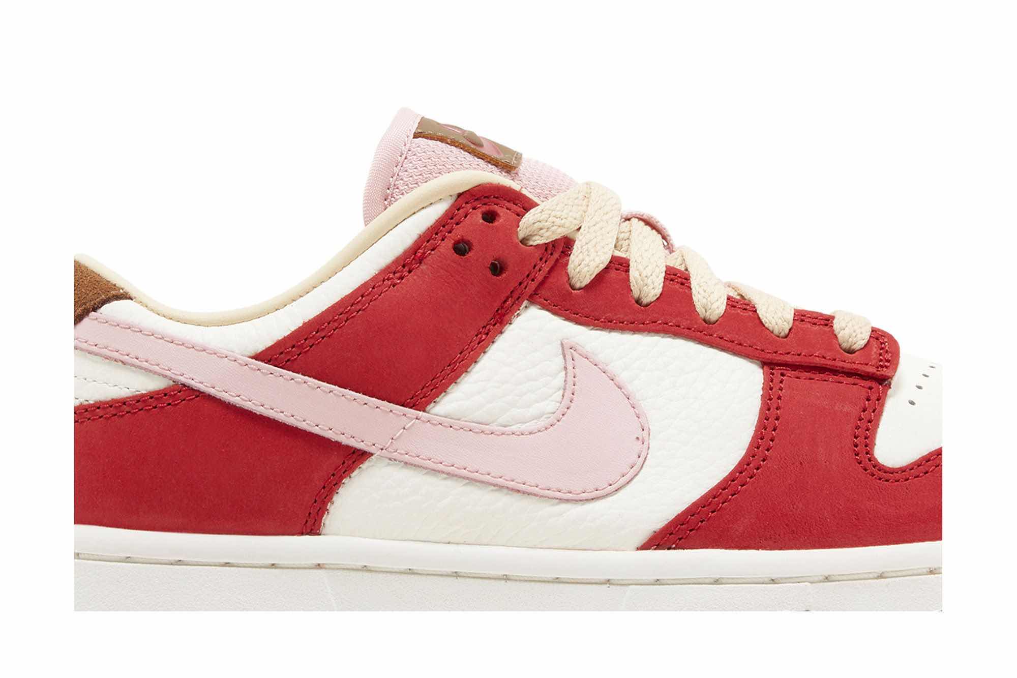 Nike Dunk Low ‘Bacon’ FB7910-600