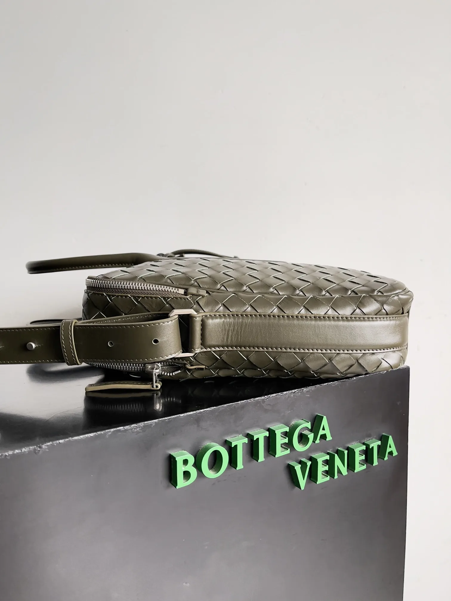 Bottega Veneta Getaway Tote Bag product photo from LabelPicks