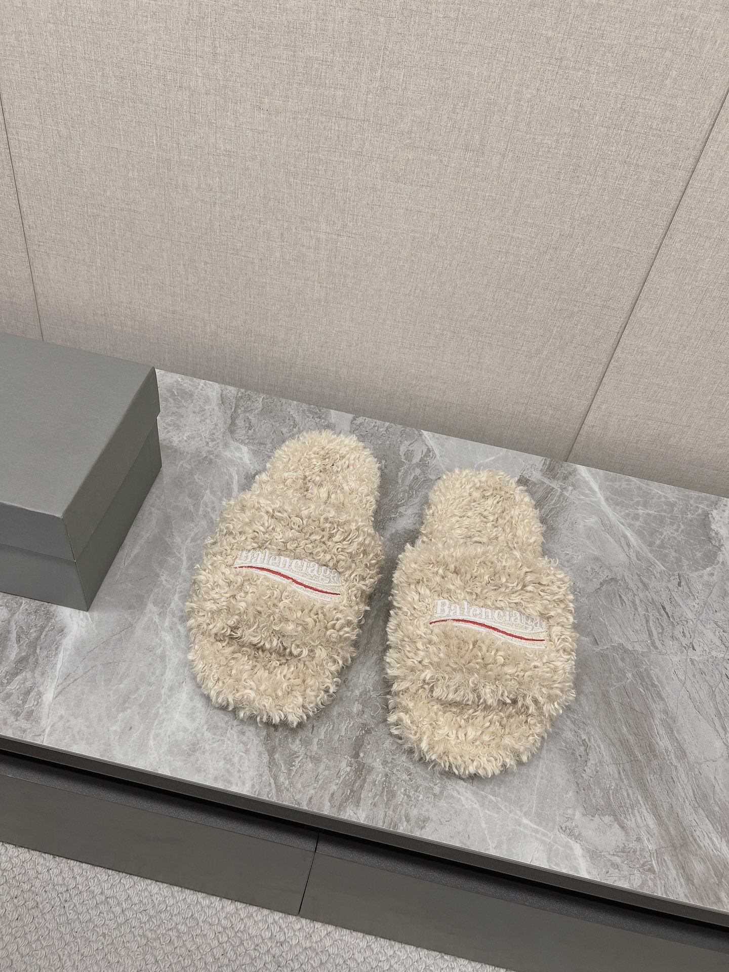 0411 New Breathable Loose Home Couple Logo Slippers