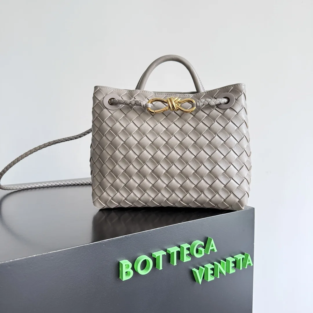 Bottega Veneta White Andiamo Intrecciato Woven Leather Top Handle Bag product photo from LabelPicks