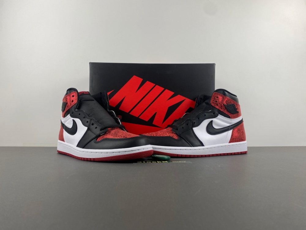 Air Jordan 1 High OG WMNS “Varsity Red”