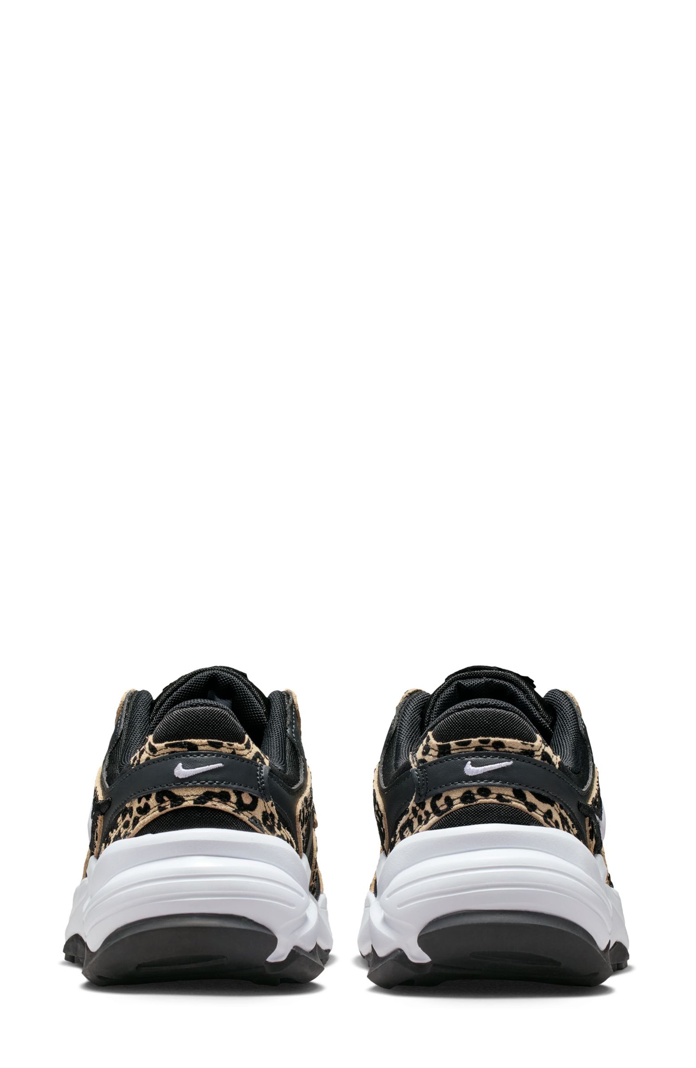 Nike Air Max Invigor Sneaker