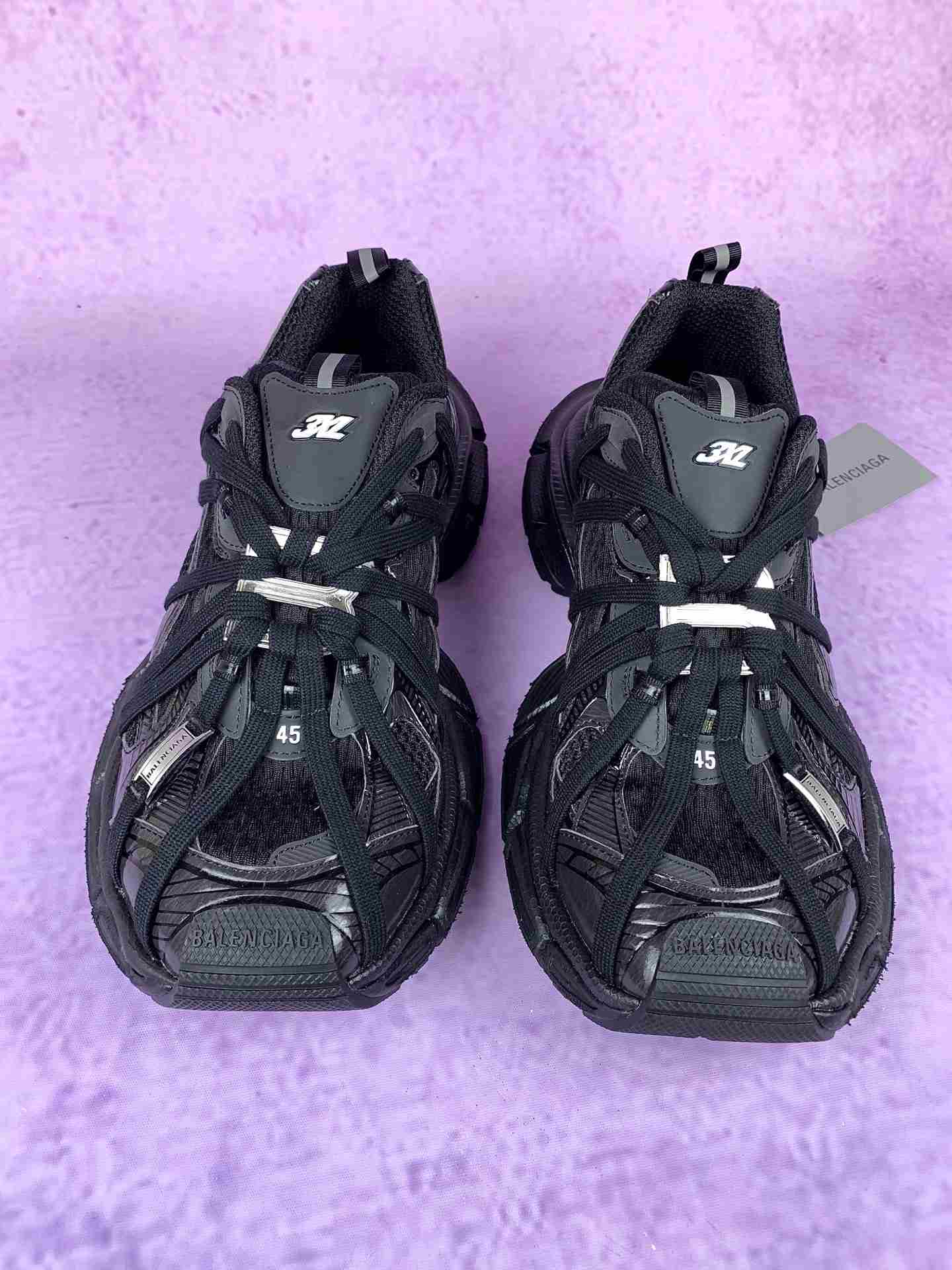 3XL Extreme Laces B Sneaker in Black