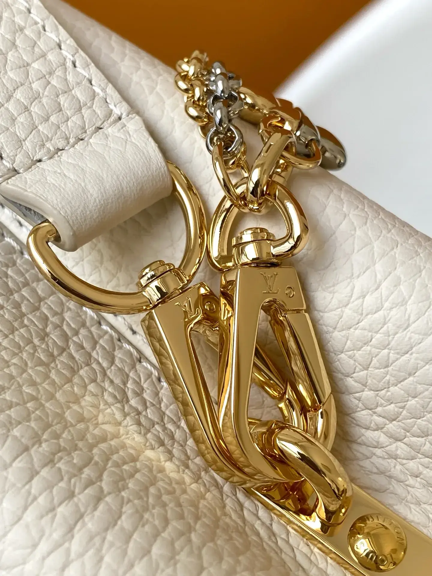 Louis Vuitton Black Capucines Calfskin Top Handle Bag product photo from LabelPicks