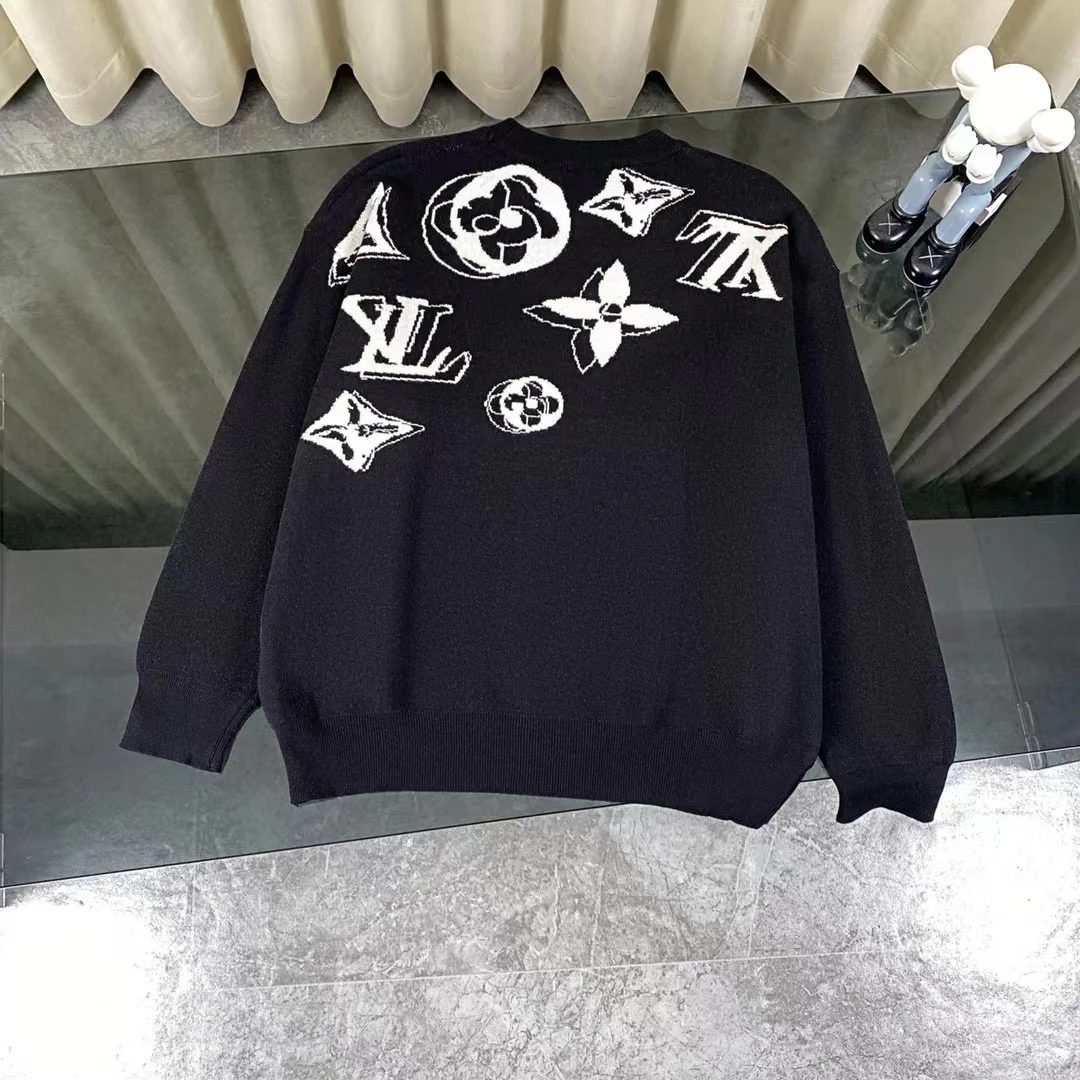 Casual crew-neck sweater classic