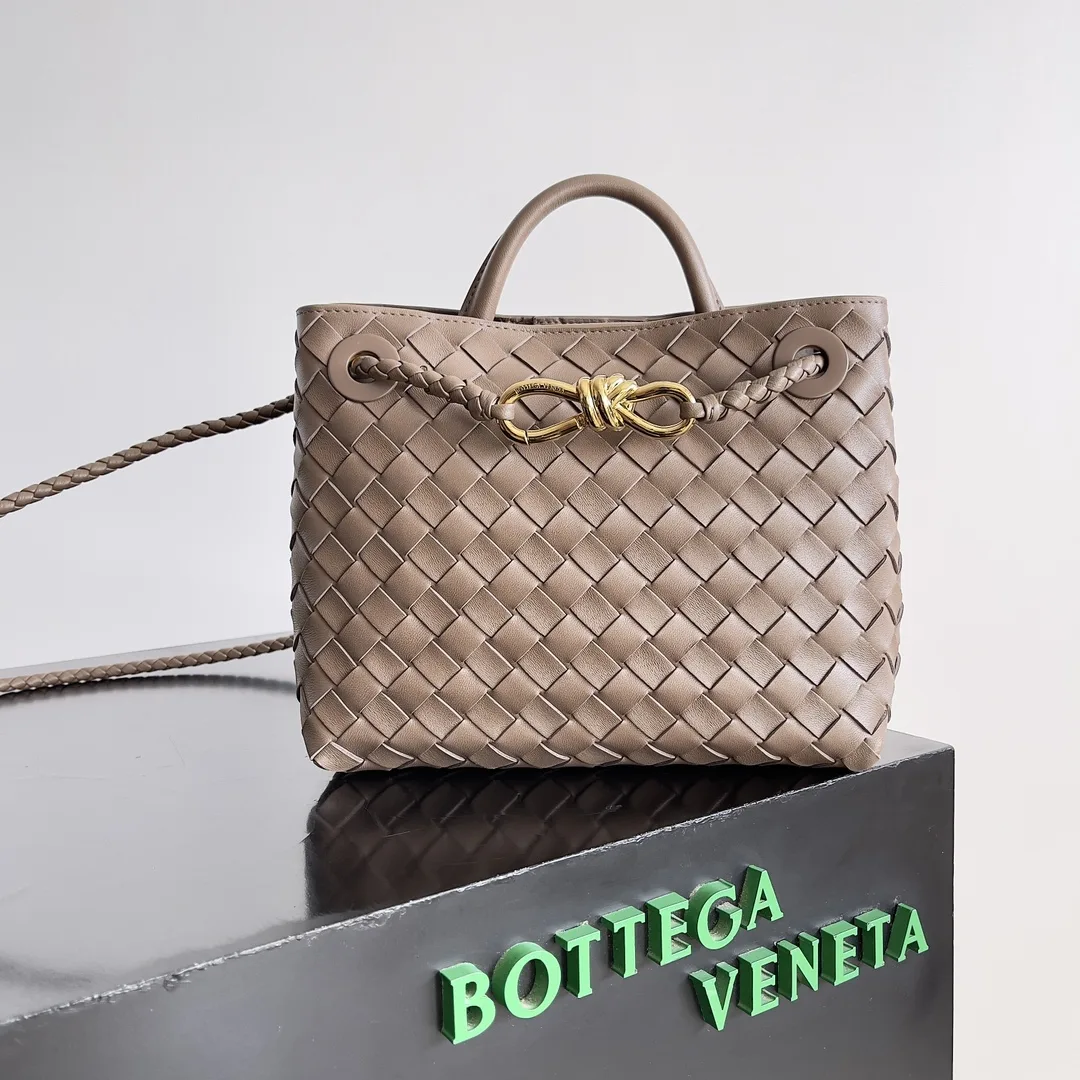 Bottega Veneta White Andiamo Intrecciato Woven Leather Top Handle Bag product photo from LabelPicks
