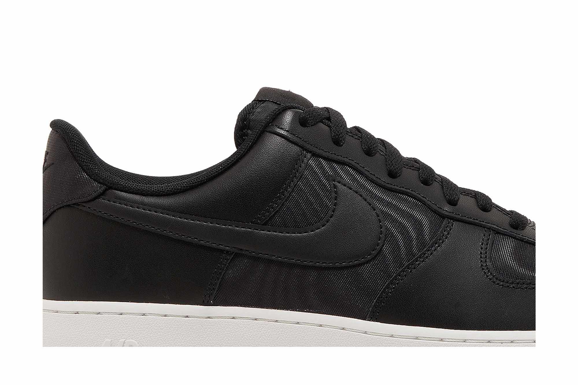 Nike Air Force 1 Low ’07 SE ‘Black Nylon’ FB2048-001