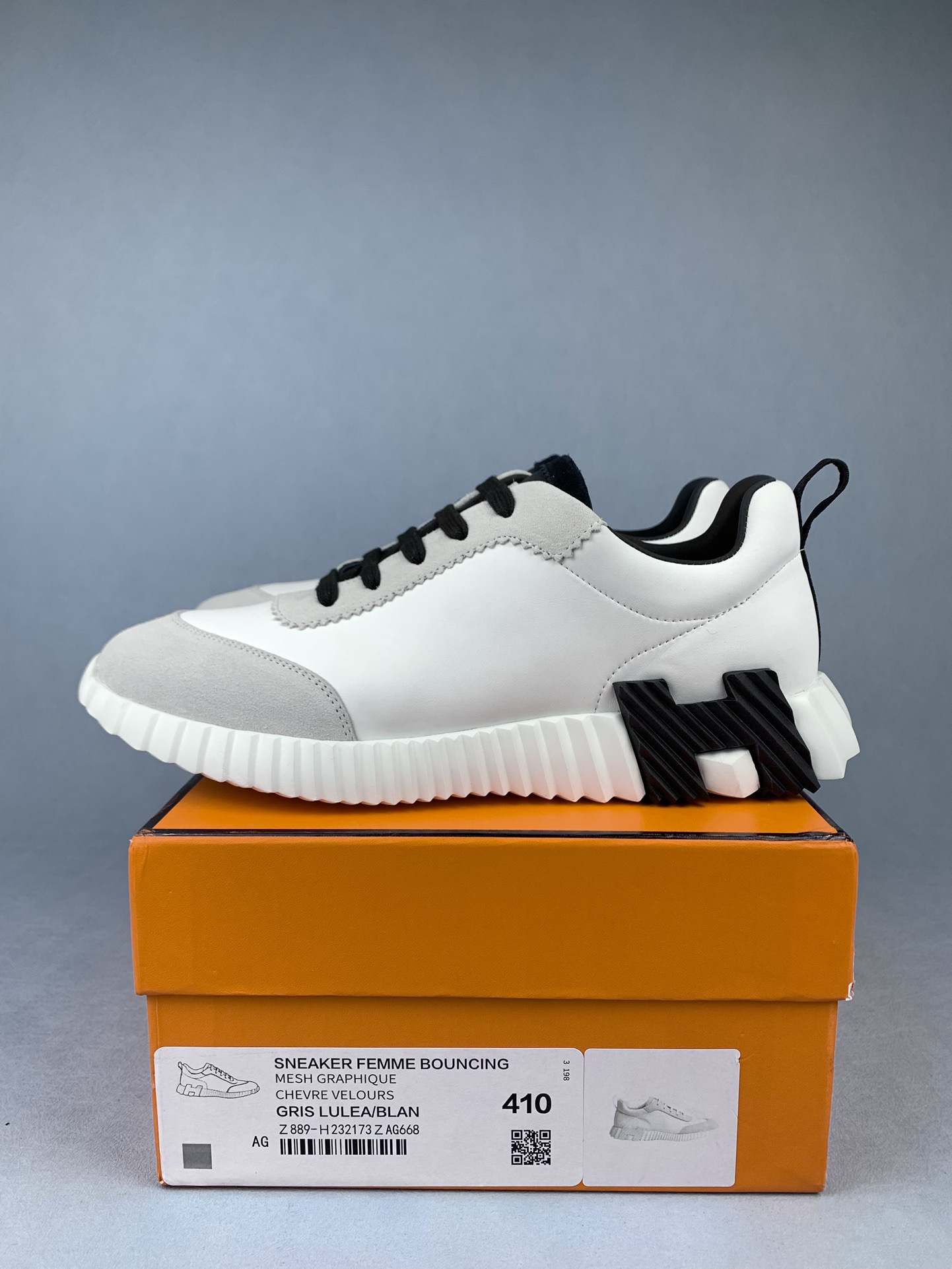 Bouncing sneaker