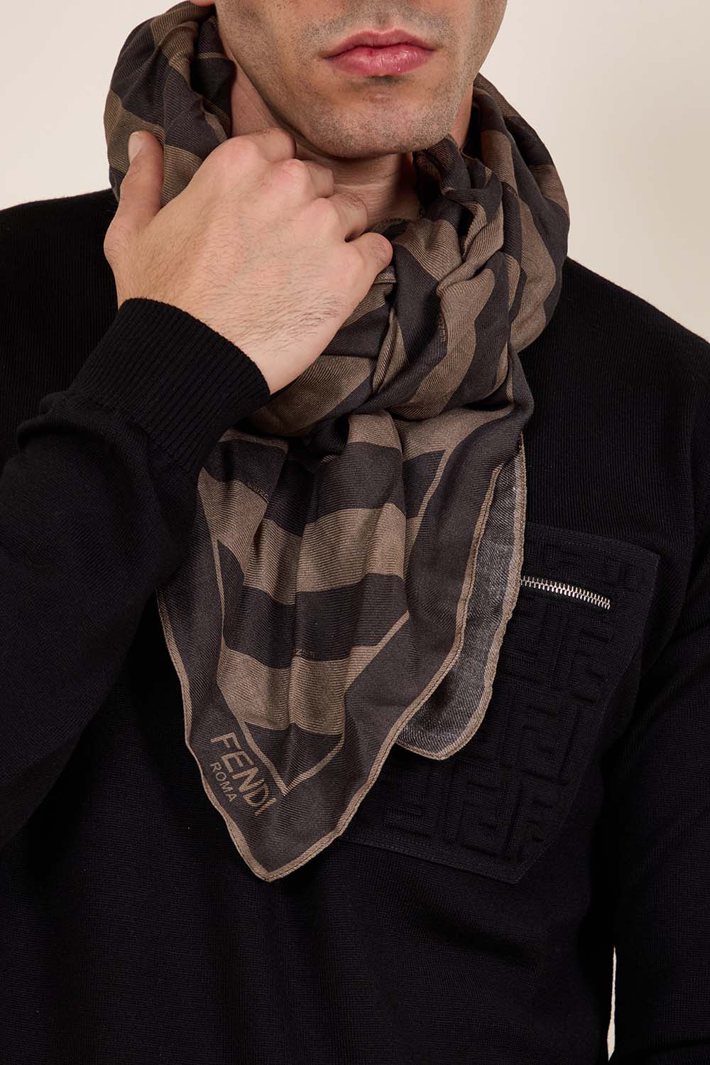 FENDI צעיף