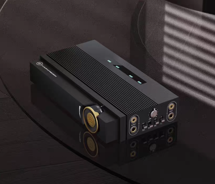 Luxury & Precision EA4 Portable Tube Headphones Amplifier Brand New - GreshamTech