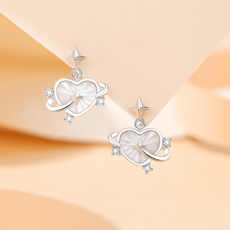 Original Heart Trail Earrings for Women, Fashionable Niche Design, White Gold Mother-of-Pearl, Internet Celebrity Heart Earrings, Star Earrings