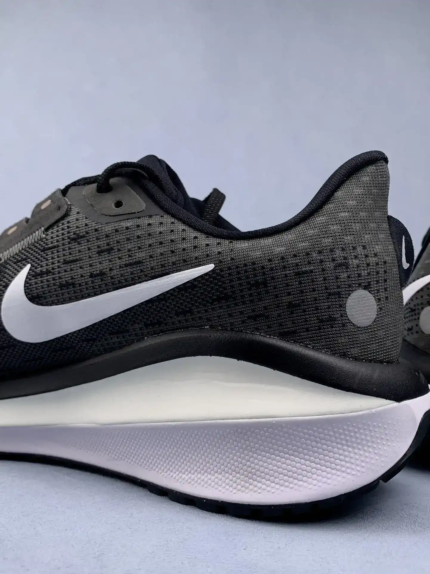 Nike Vomero 17 - Black/Anthracite/White product photo from LabelPicks
