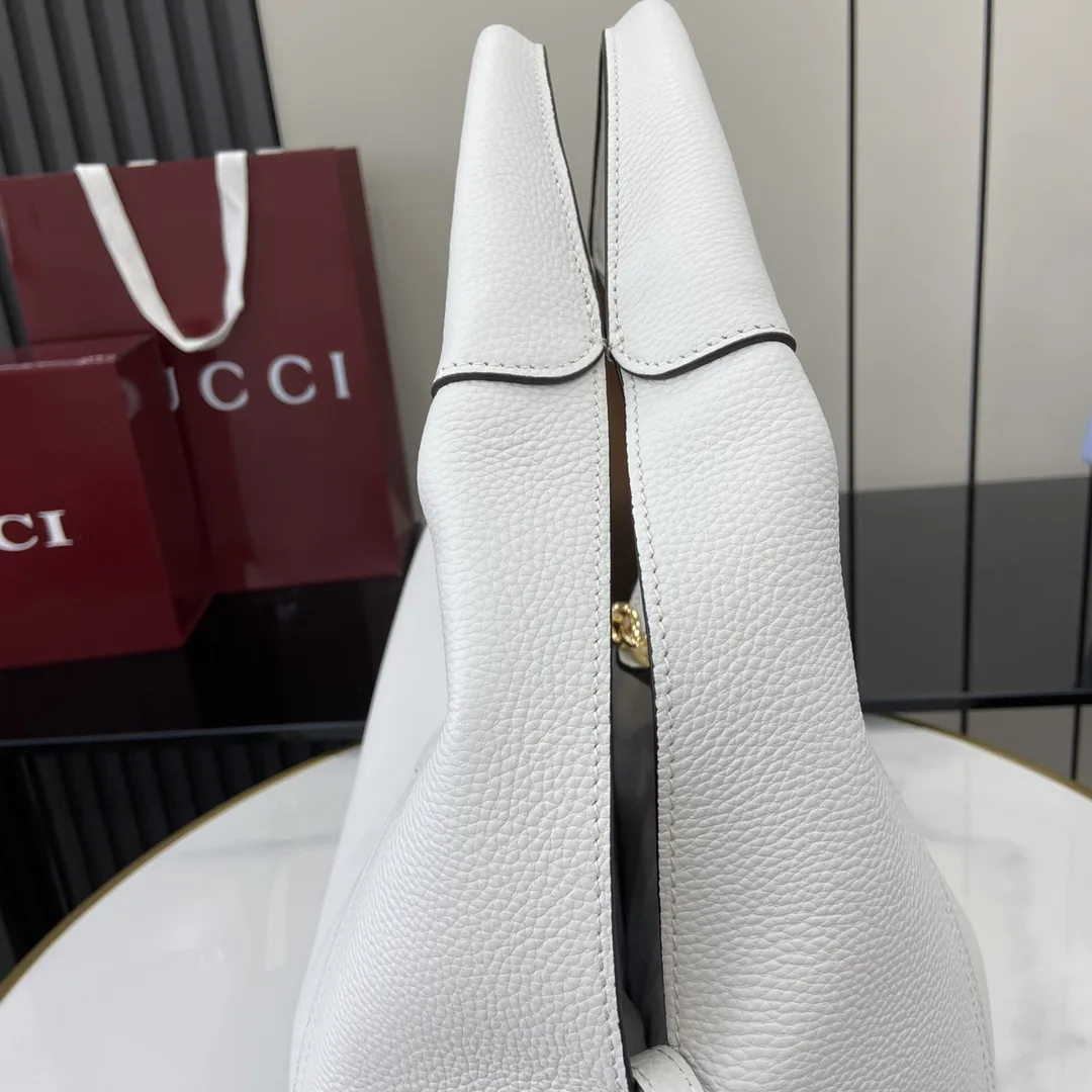 Gucci White Grained Leather Shoulder Bag product photo from LabelPicks