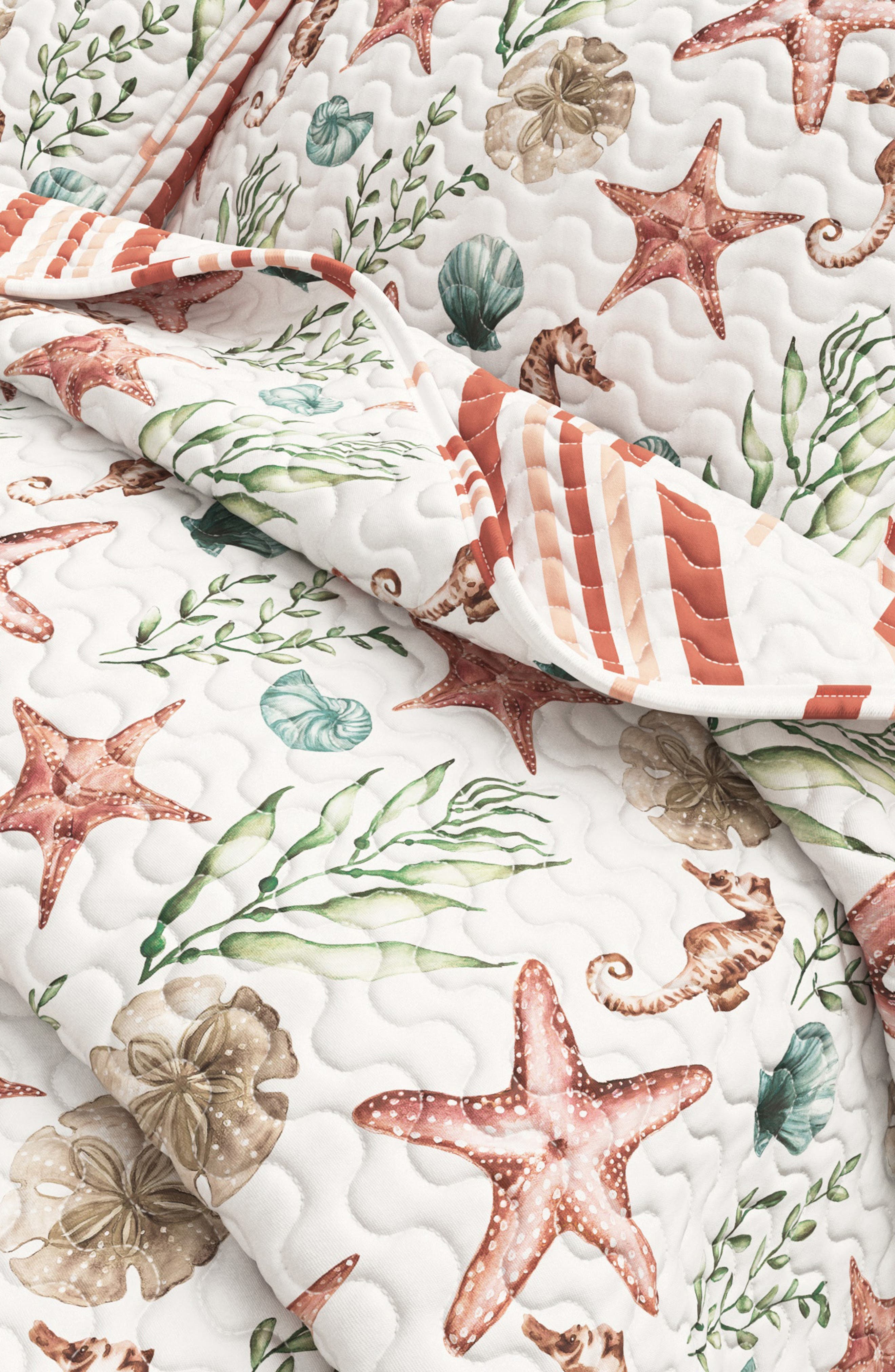 Woven & Weft Starfish & Seahorse Quilt Set