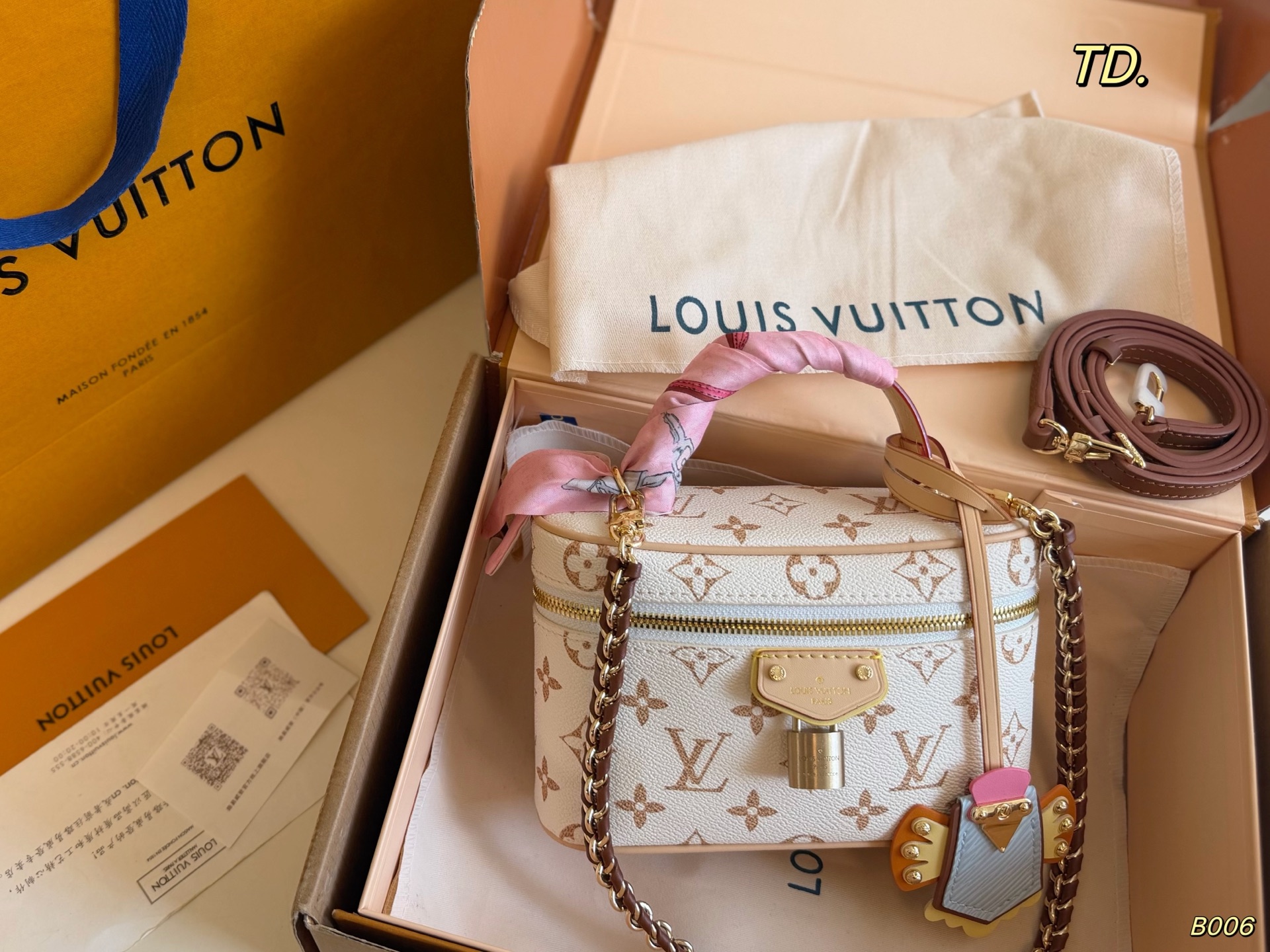 Louis Vuitton Vanity Case in Dune