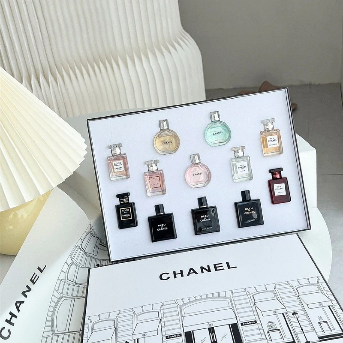 Chanel Perfume Discovery Set – 12 Miniatures
