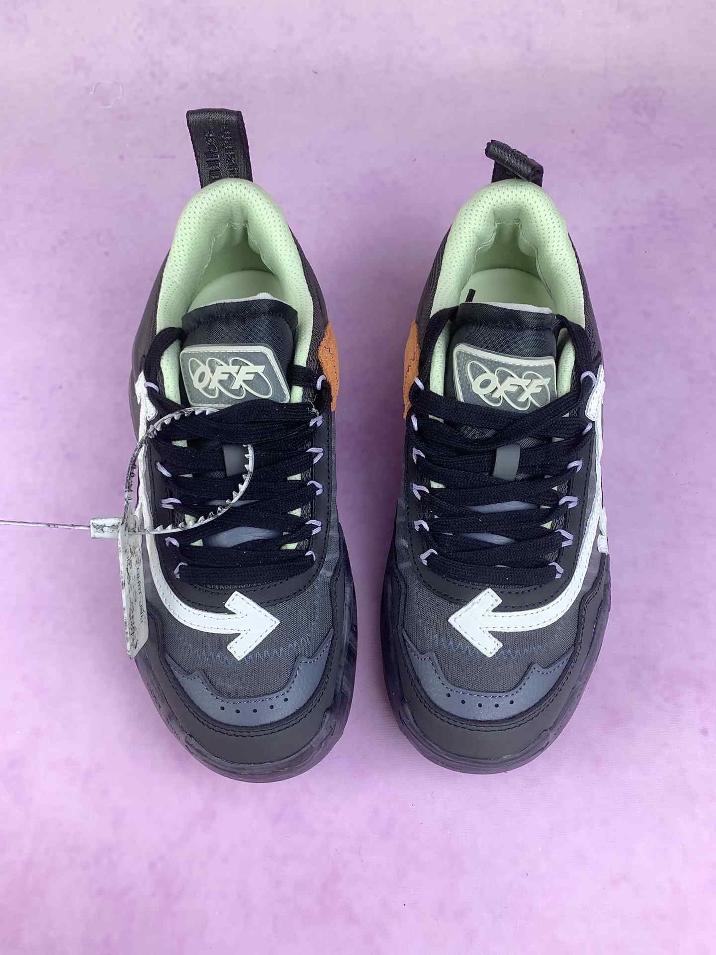 ODSY-1000 Sneakers