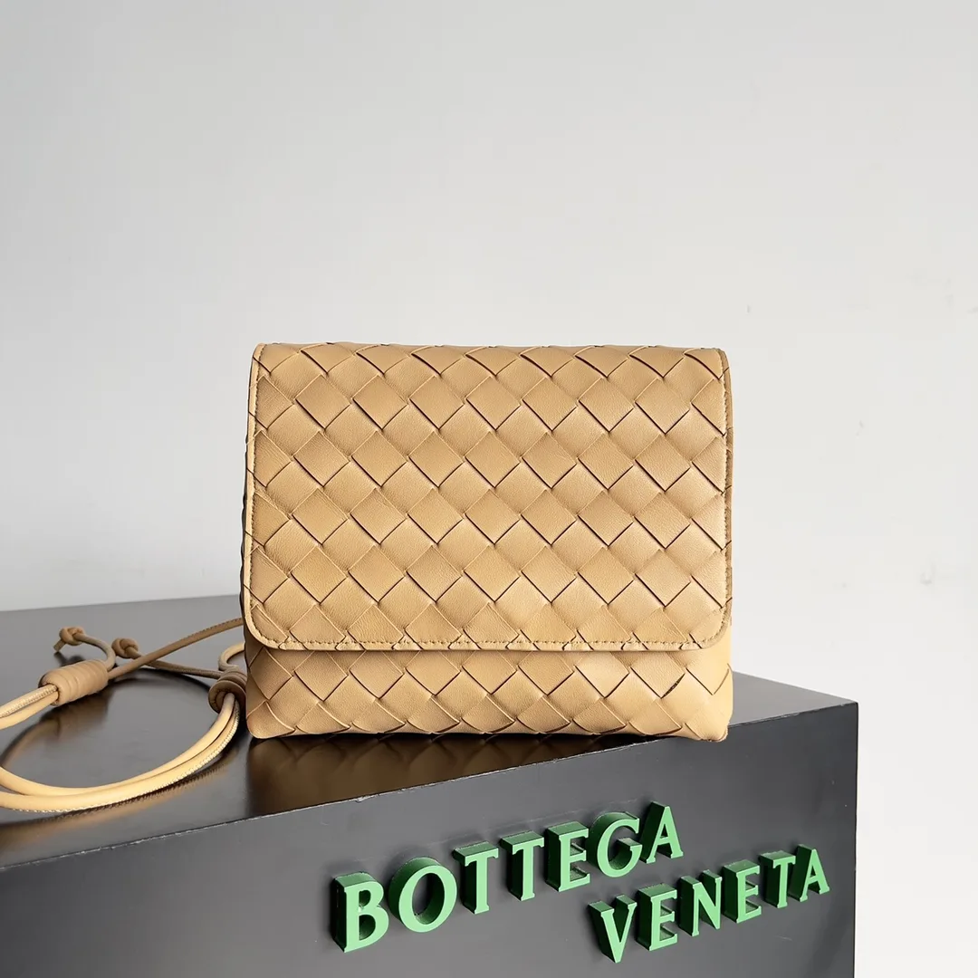 Bottega Veneta Intrecciato Woven Leather Bucket Bag product photo from LabelPicks