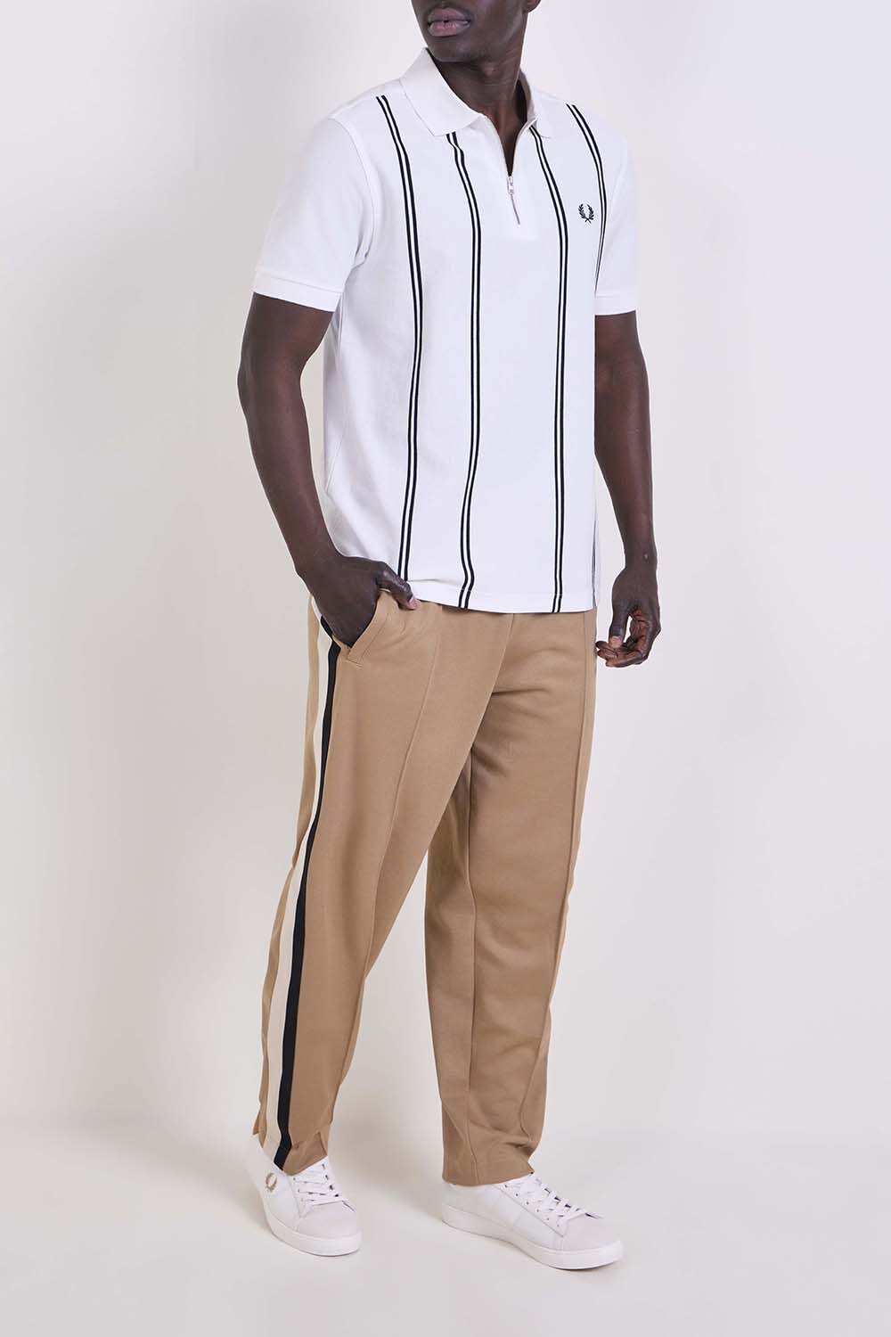 FRED PERRY חולצת טי בגזרה ישרה