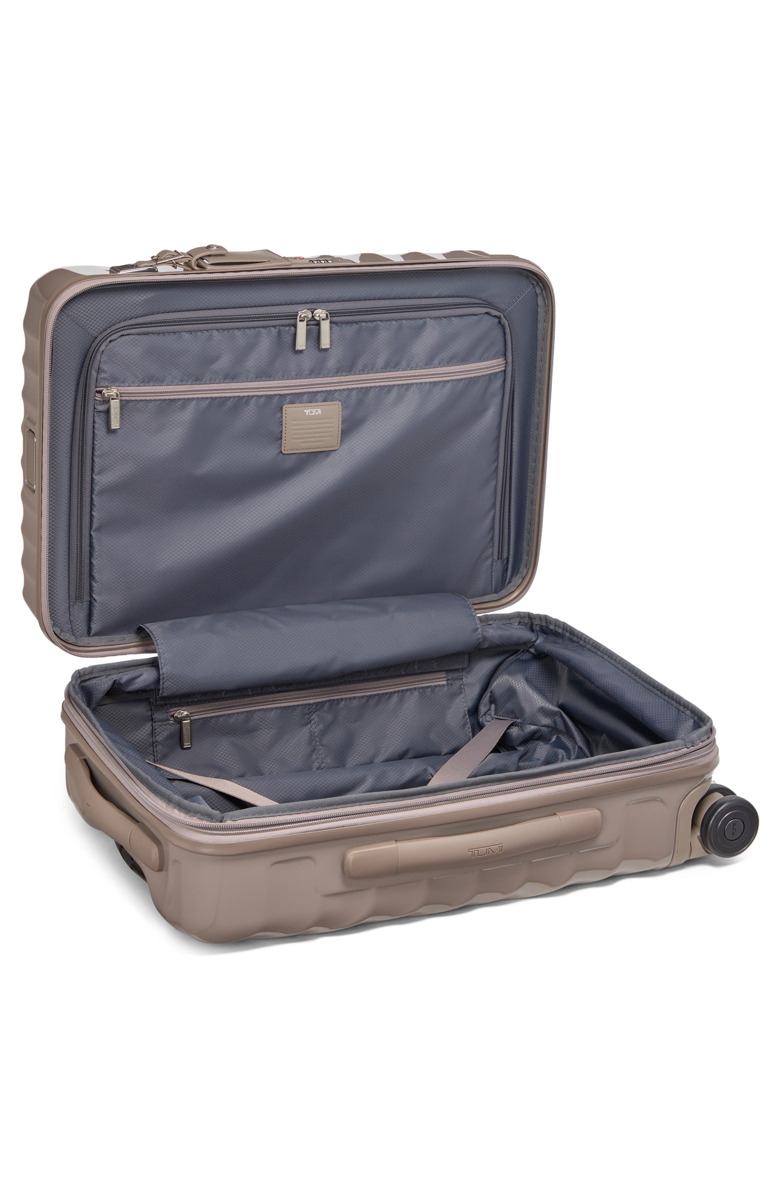 TUMI 19 Degree 22-Inch International Spinner 4 Wheel Carry-On Bag