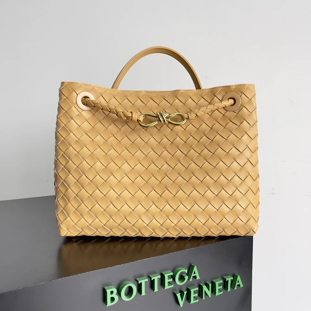 Bottega Veneta White Andiamo Intrecciato Woven Leather Top Handle Bag product photo from LabelPicks