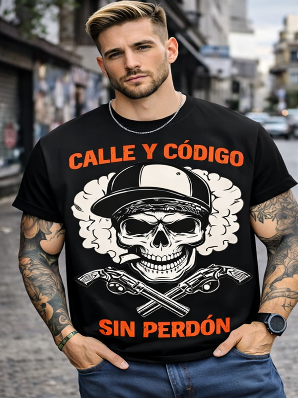 Remera Calavera Street con Gorras y Revólveres | Estilo Urbano Unisex