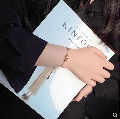Roman numeral diamond inlaid Circle Bracelet minority design sense temperament net red simple personality hand ornament woman